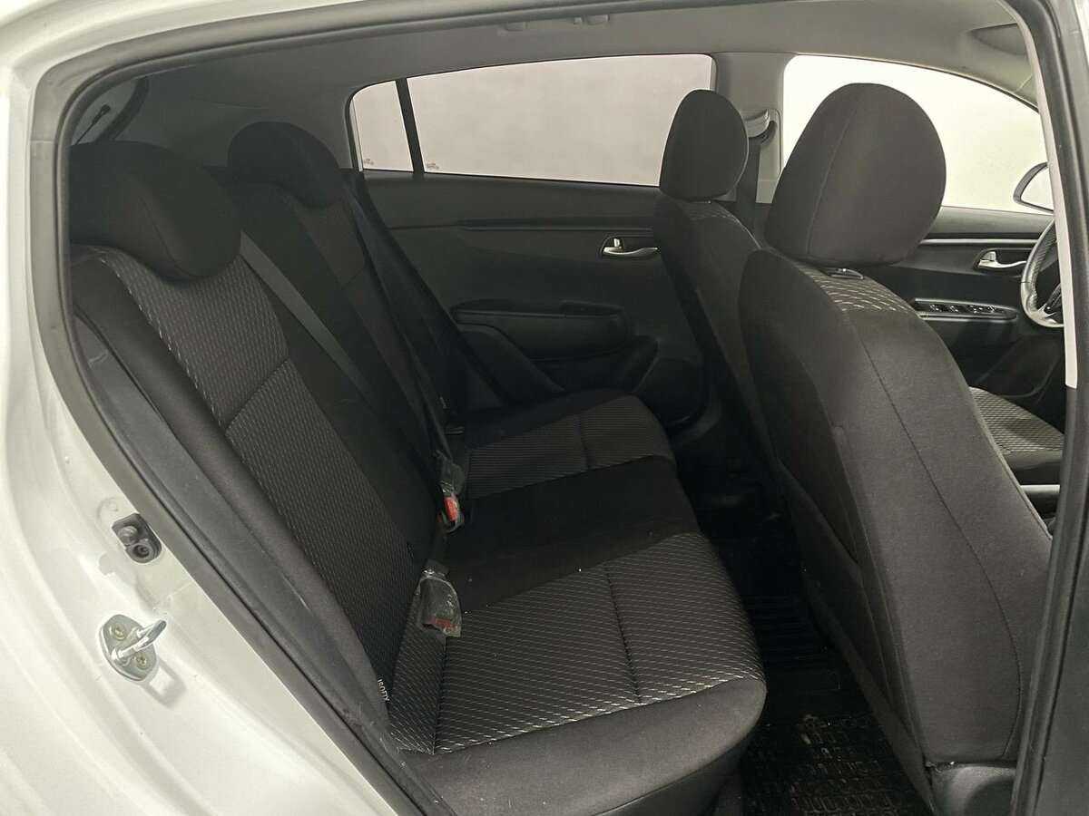 Kia Rio X-Line, 2020 Фото №11