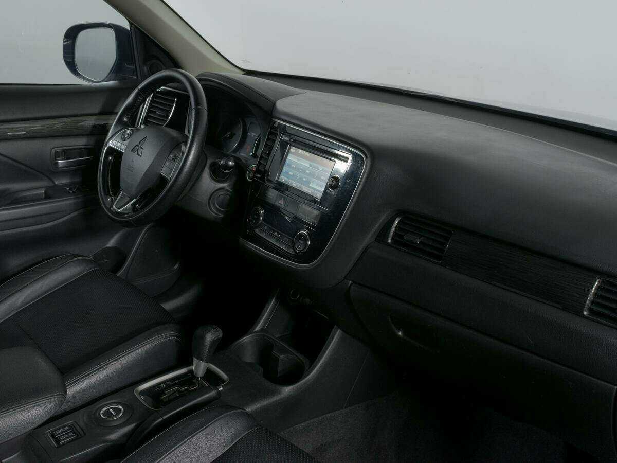 Mitsubishi Outlander, 2016 Фото №7