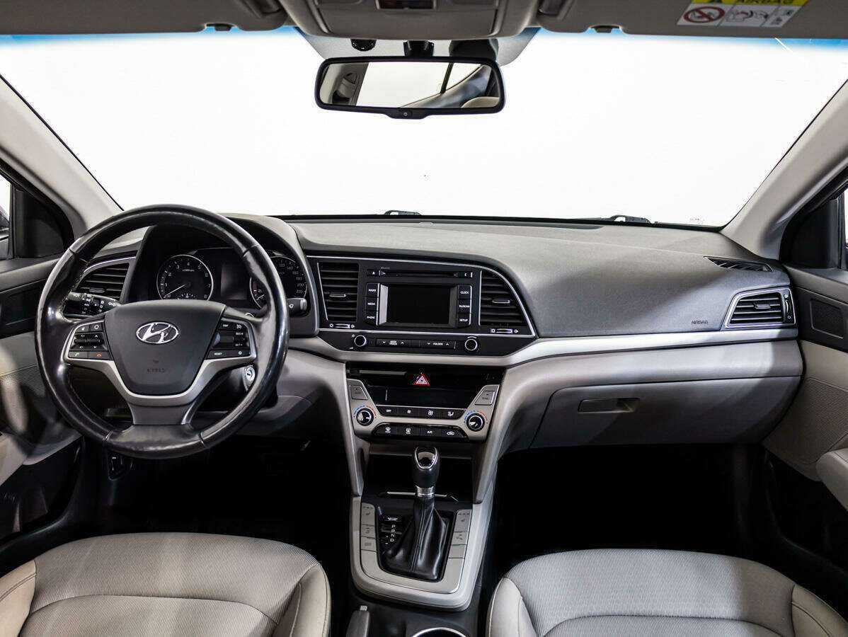 Hyundai Elantra, 2018 Фото №9