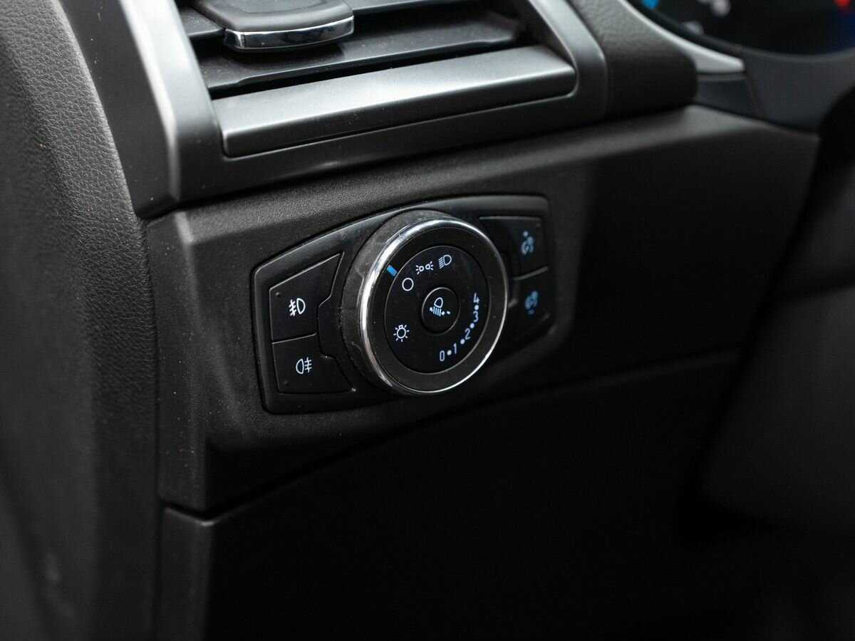 Ford Mondeo, 2017 Фото №16