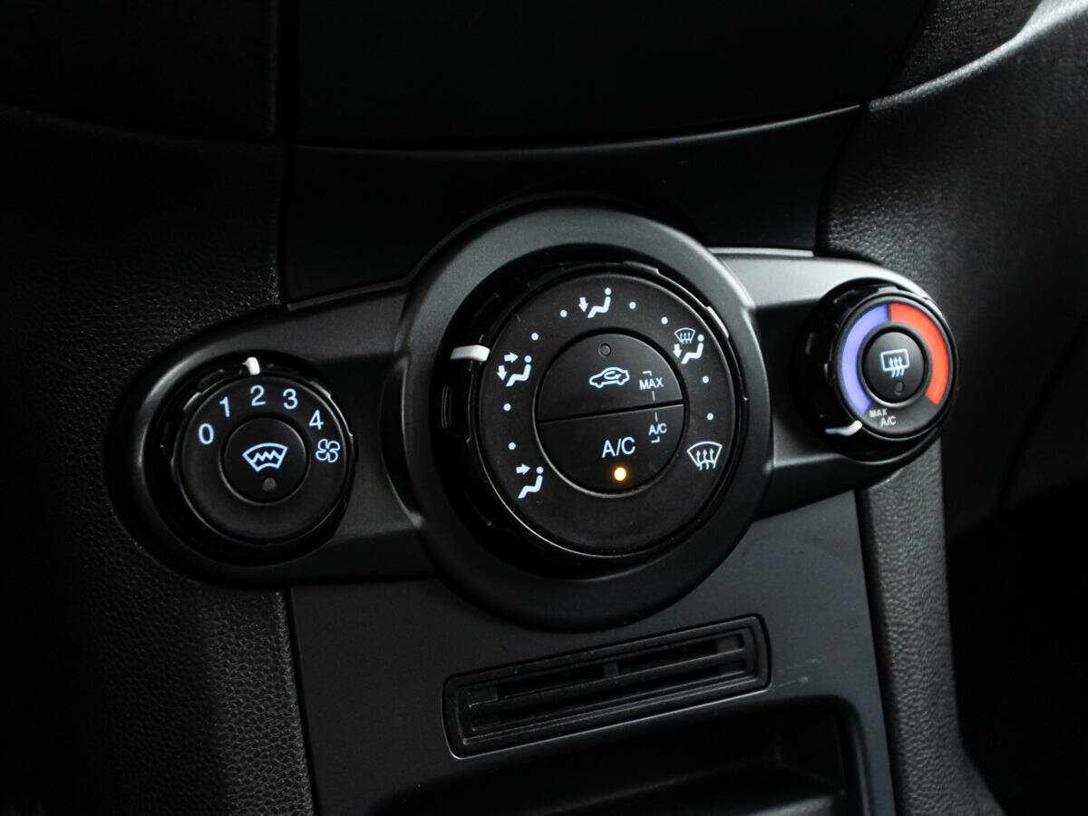 Ford Fiesta, 2016 Фото №16