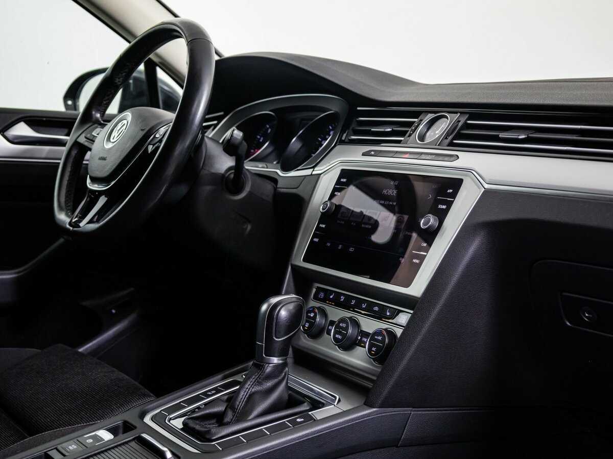 Volkswagen Passat, 2018 Фото №22