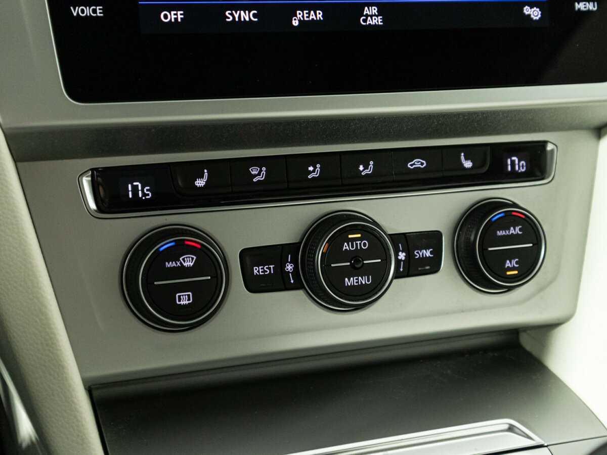 Volkswagen Passat, 2018 Фото №21