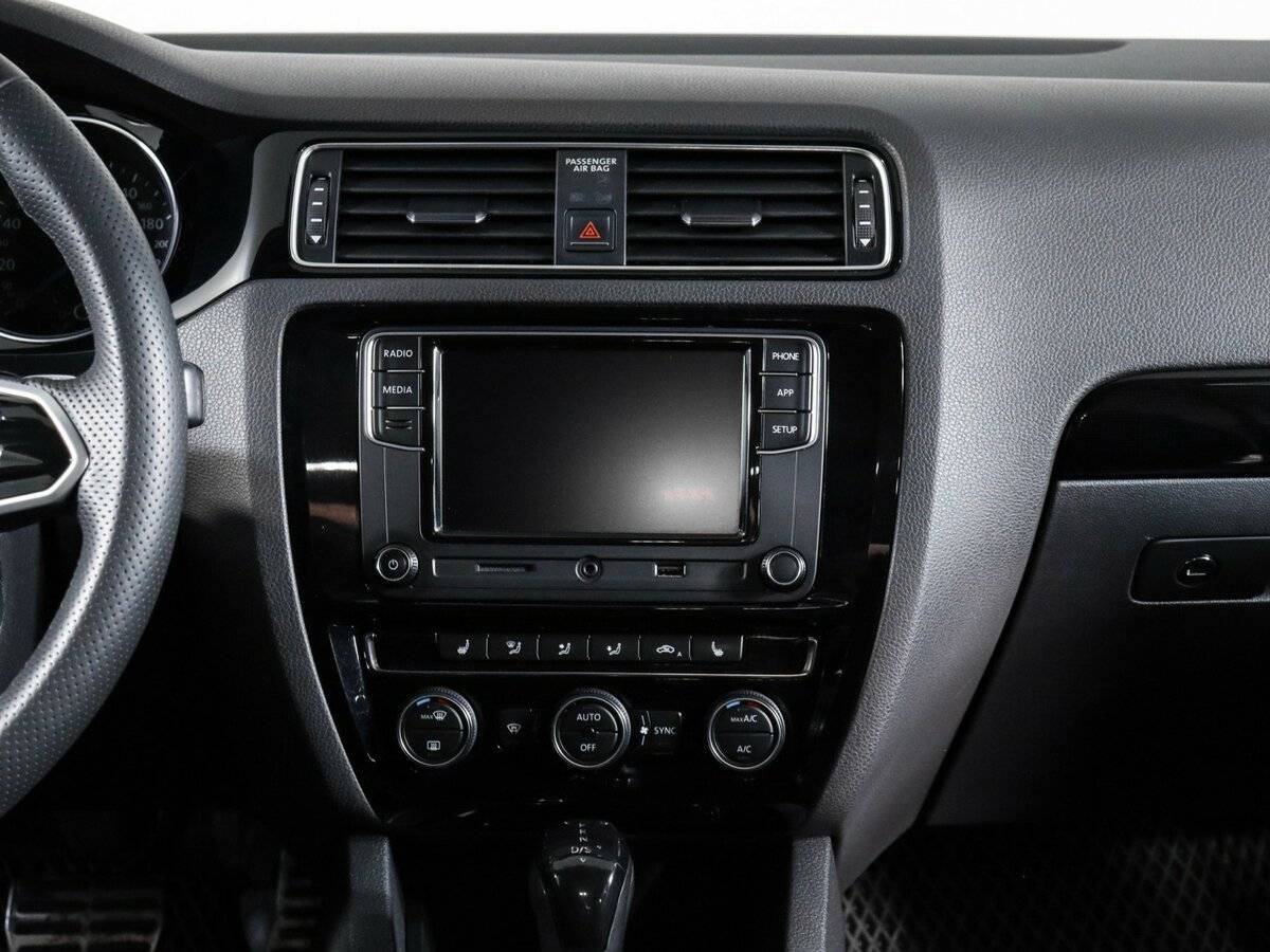 Volkswagen Jetta, 2018 Фото №13