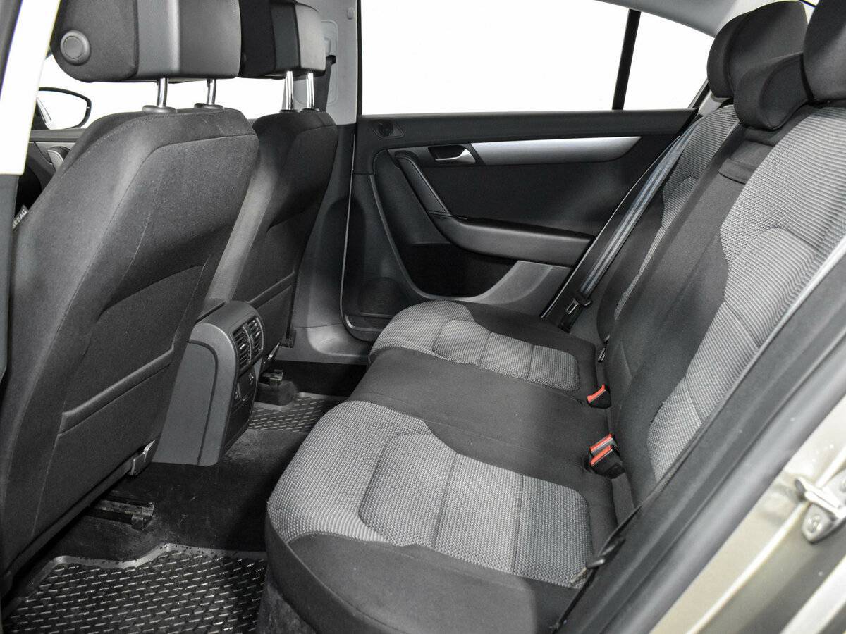 Volkswagen Passat, 2012 Фото №11