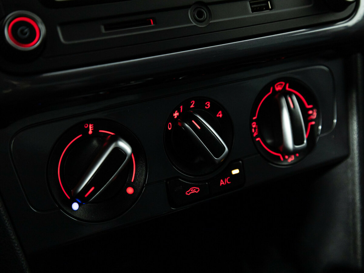 Volkswagen Polo V Рестайлинг, 2020 Фото №16